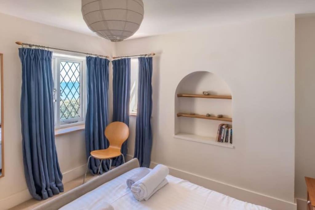 The Old Boat House, Seaview - Seafront Three Bedroom Cottage With Separate Two Bedroom Annexe 外观 照片