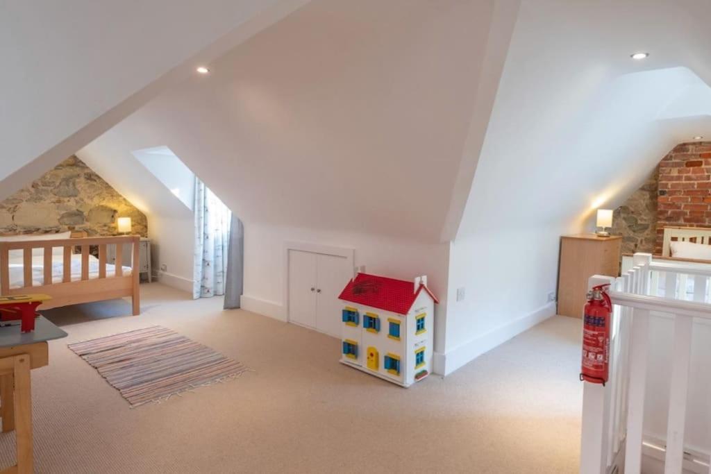 The Old Boat House, Seaview - Seafront Three Bedroom Cottage With Separate Two Bedroom Annexe 外观 照片