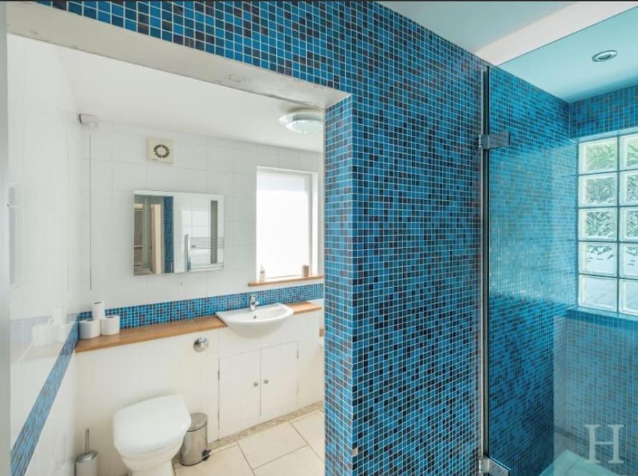 The Old Boat House, Seaview - Seafront Three Bedroom Cottage With Separate Two Bedroom Annexe 外观 照片