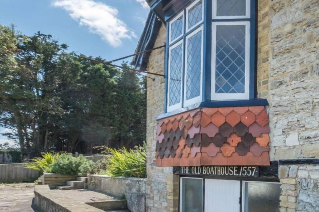 The Old Boat House, Seaview - Seafront Three Bedroom Cottage With Separate Two Bedroom Annexe 外观 照片